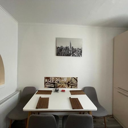 Soho Apartment Fagaras - 1 Bedroom & Extensible Couch ภายนอก รูปภาพ