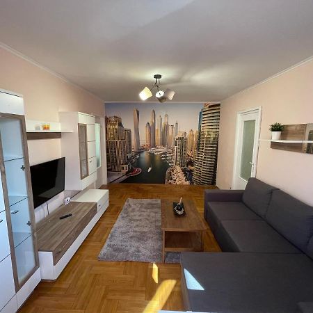 Soho Apartment Fagaras - 1 Bedroom & Extensible Couch ภายนอก รูปภาพ