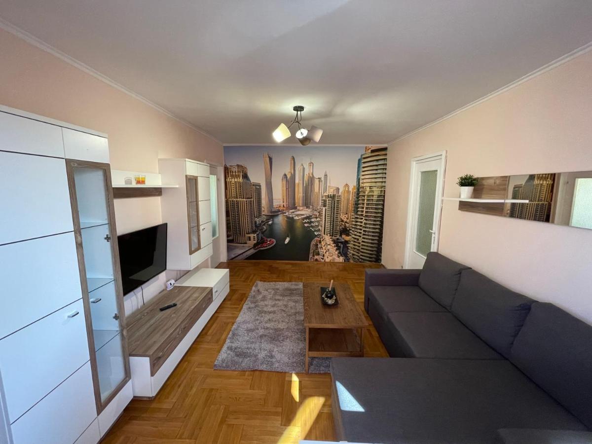 Soho Apartment Fagaras - 1 Bedroom & Extensible Couch ภายนอก รูปภาพ